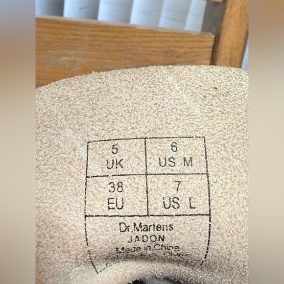 Dr. Martens Jadon Smooth Leather Platform Boots women size 7 - Picture 10 of 10